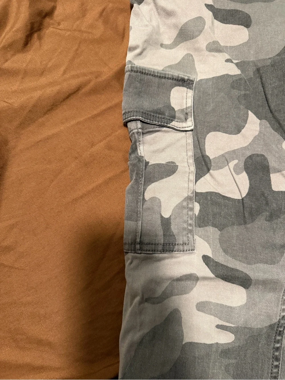 Hollister Ultra High-Rise Camo Cargo Jogger Pants XS